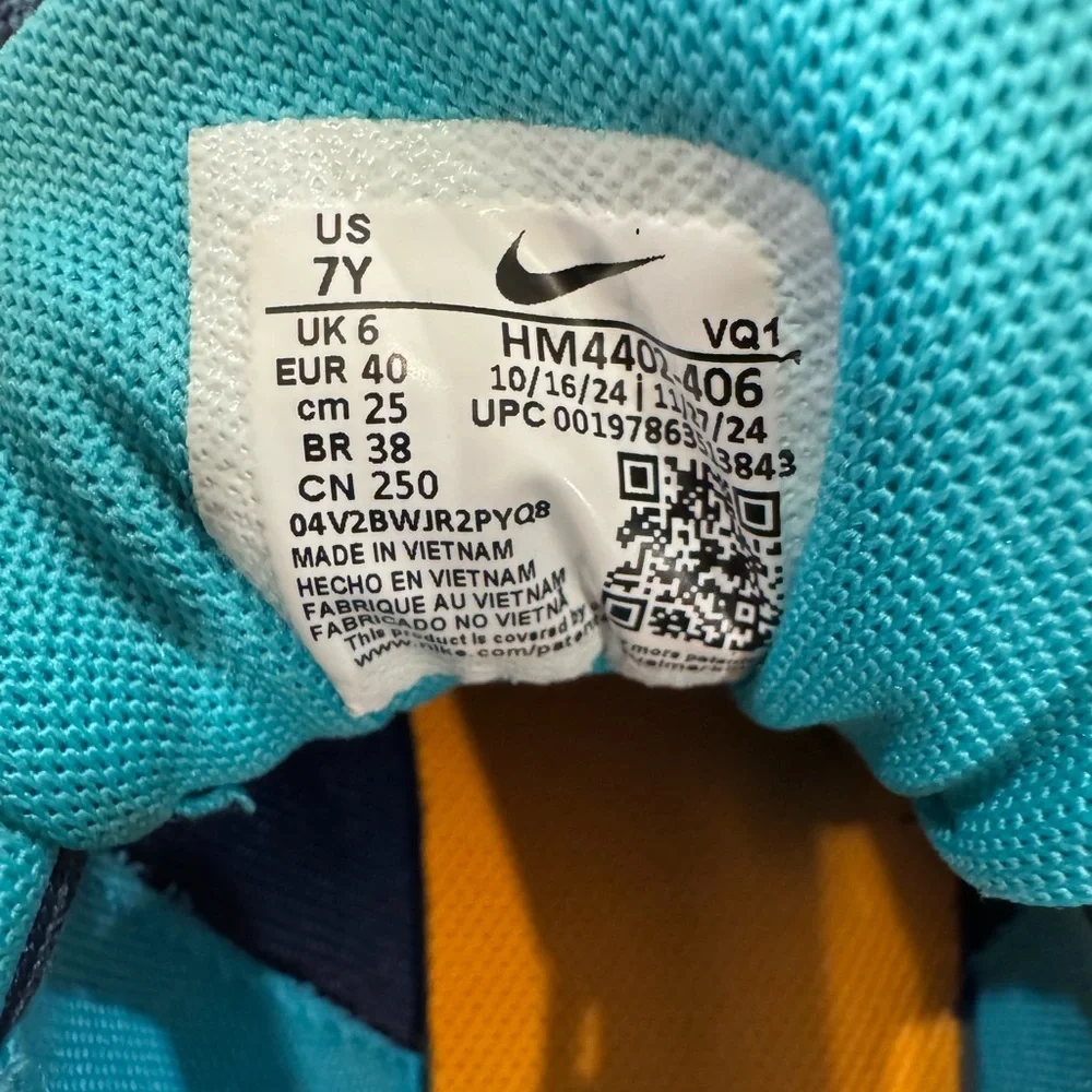 Nike Running Shoes Navy Teal Gold Big Kids 7Y Women’s 8.5
